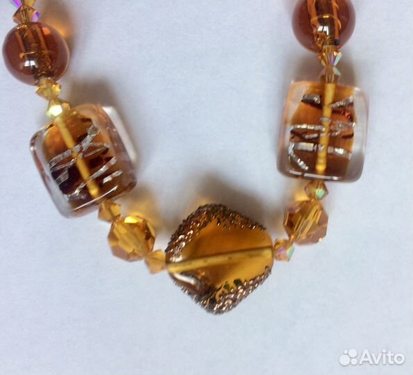 Желтое ожерелье из бусин ручной работы