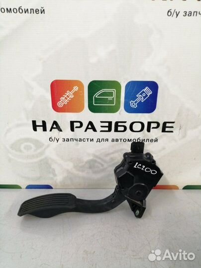 Педаль газа Toyota Land Cruiser 200 2UZ-FE 2008