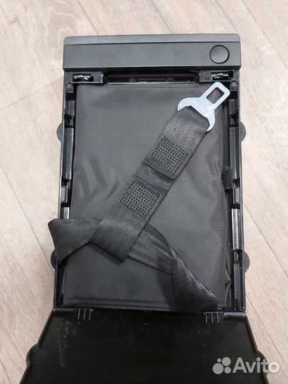 Подлокотник Bmw X3 2.0D E83 N47 2009