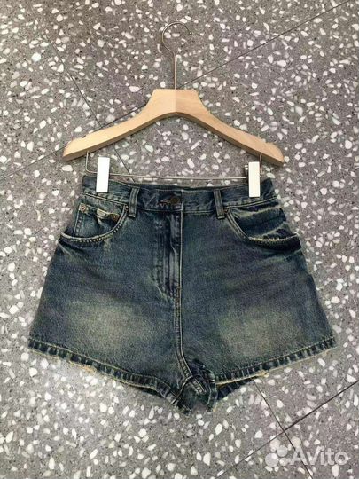 Шорты женские Prada