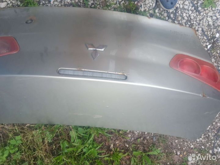 Крышка багажника митсубиси лансер 10