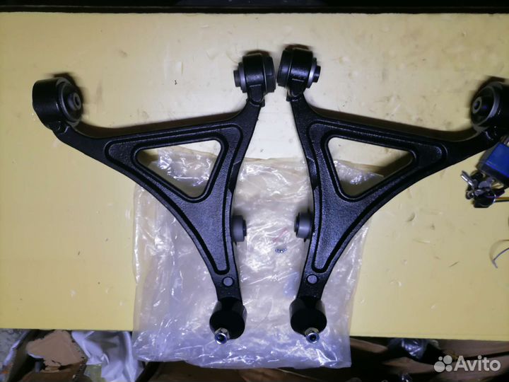 Рычаги перед нижние AWD Chrysler 300c