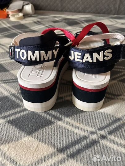 Tommy hilfiger сандали