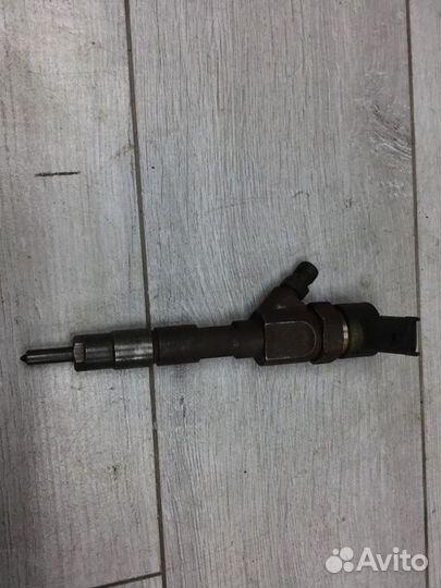 Форсунка Renault Trafic 2.5 2000