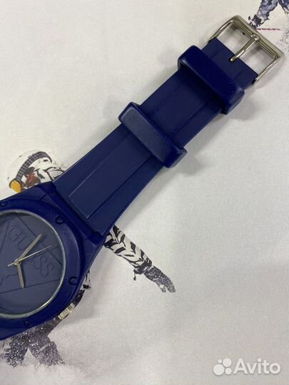 Часы Guess