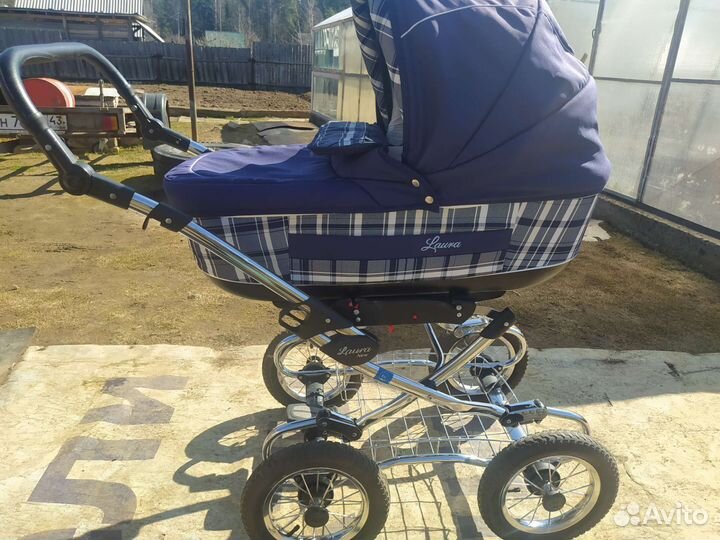 Коляска 2 в 1 Laura new