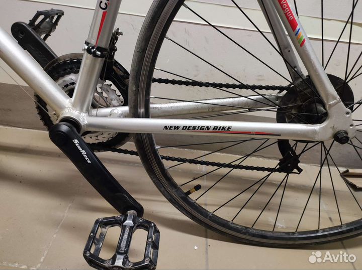 Шоссейный гибридный прогулочный велосипед бу