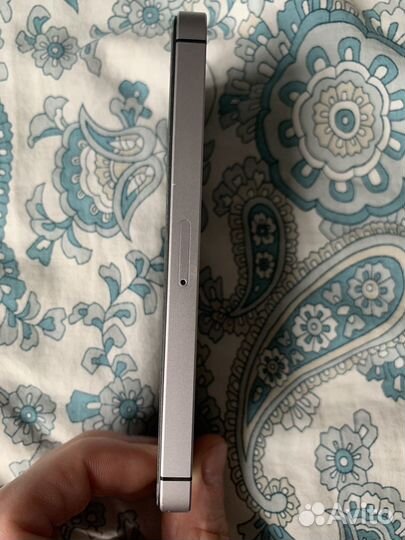 iPhone SE, 32 ГБ