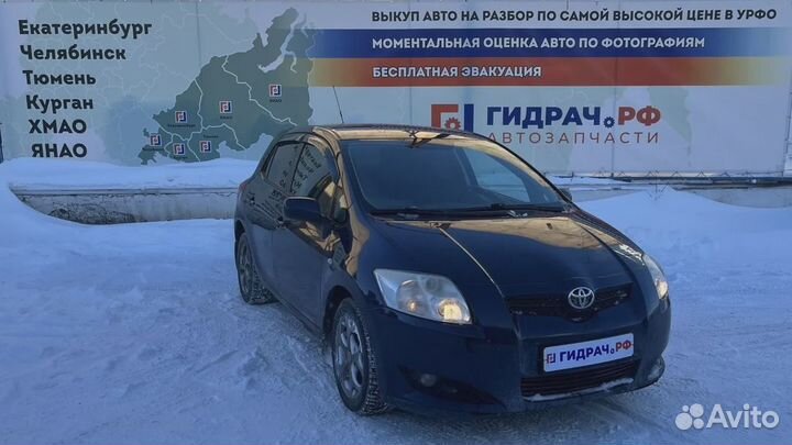 Уплотнитель стекла двери передний левый Toyota Auris (E150) 68172-02120