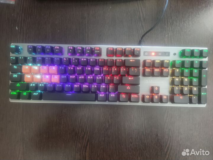 Игровая механическая клавиатура