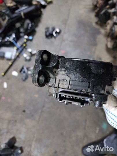 Педаль газа Geely Emgrand Ec7