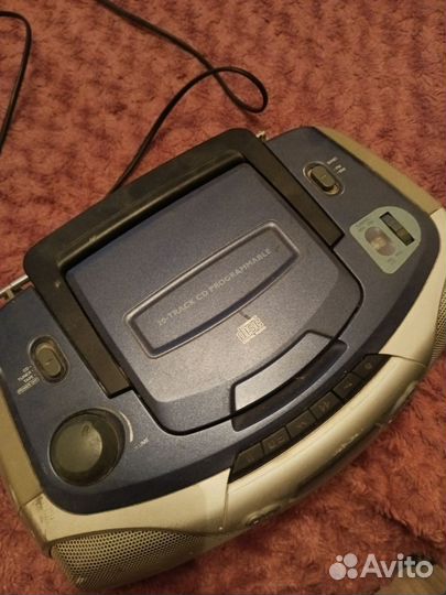 Бомбокс, магнитофон