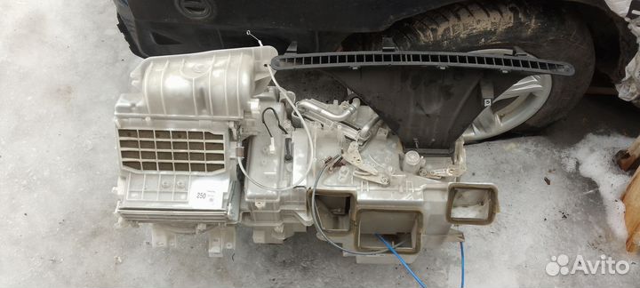 Печка в сборе Toyota Vitz SCP 10