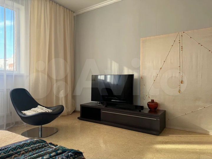 2-к. квартира, 81 м², 6/16 эт.