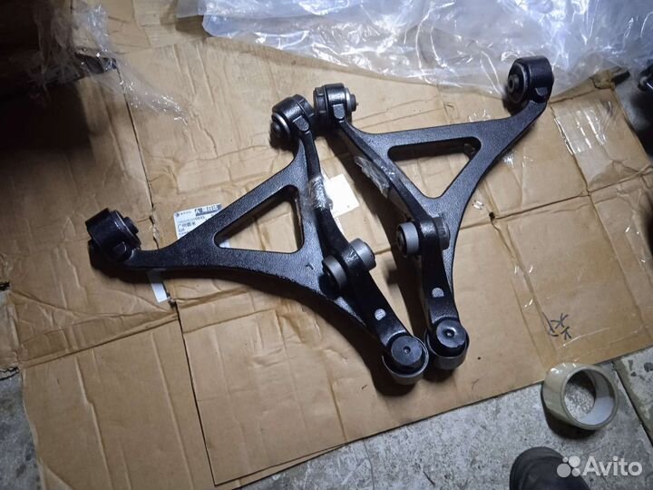 Рычаг перед dodge Challenger AWD