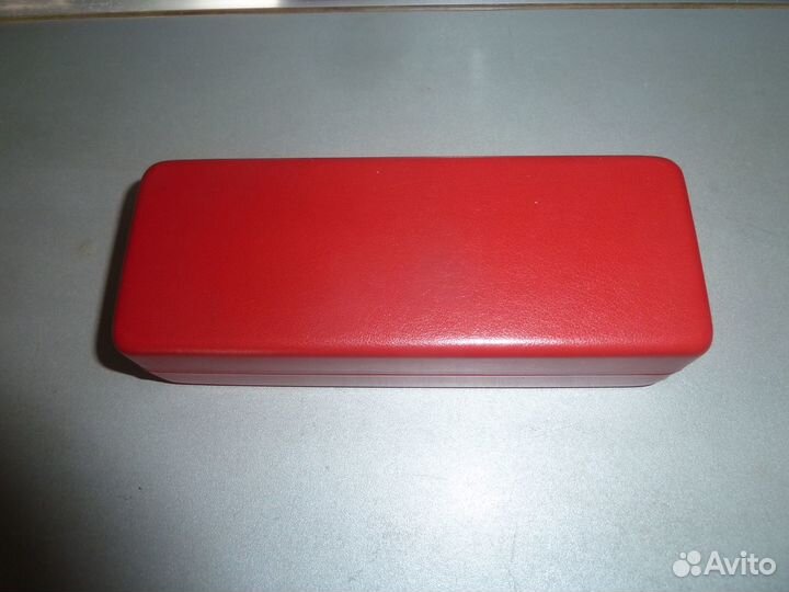 Новый футляр для очков carolina herrera