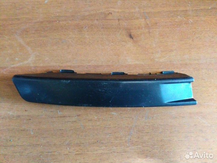 Накладка бампера передняя правая Volkswagen Passat