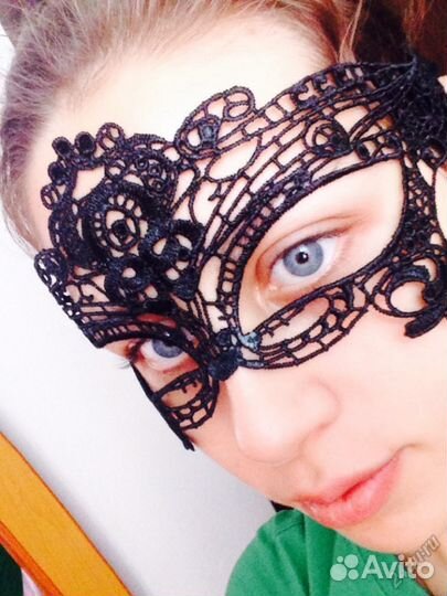 Маска карнавальная черная кружевная
