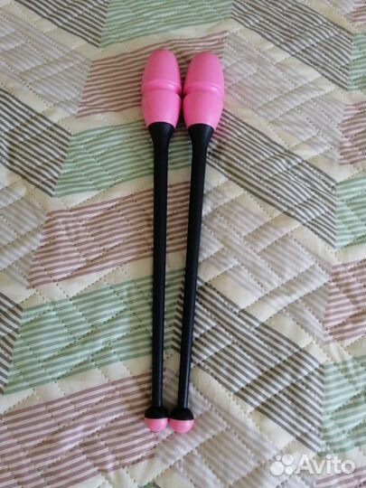 Мяч гимнастический, булавы, обруч, скакалка