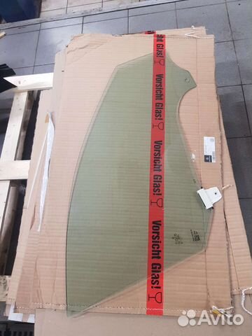 Стекло передней двери w223