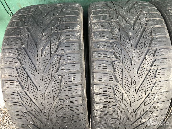 Nokian Tyres Hakkapeliitta R2 SUV 265/40 R21 и 295/35 R21 107R