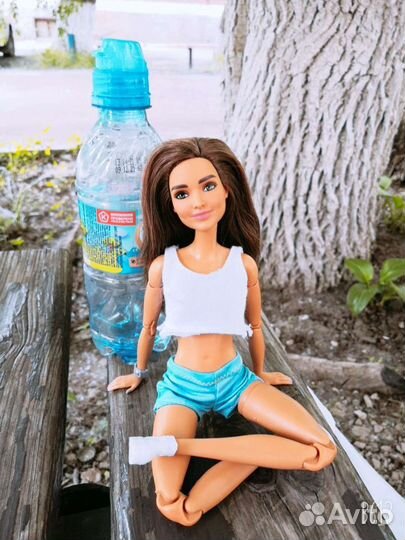 Барби сияние моды улыбашка (на теле йога)