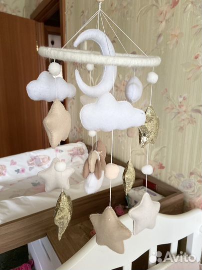 Музыкальный мобиль на кроватку из фетра