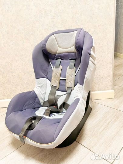 Автомобильное кресло