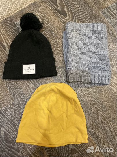 Шапки и шарф отдам за шоколадку