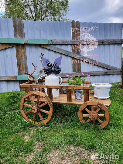 Деревянная декоративная телега для сада