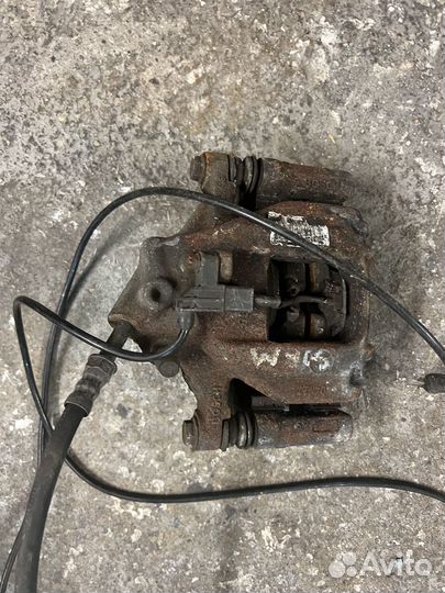 Суппорт задний правый Mercedes Sprinter W906