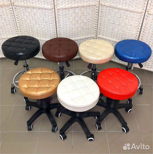 Стулья для мастера маникюра и педикюра