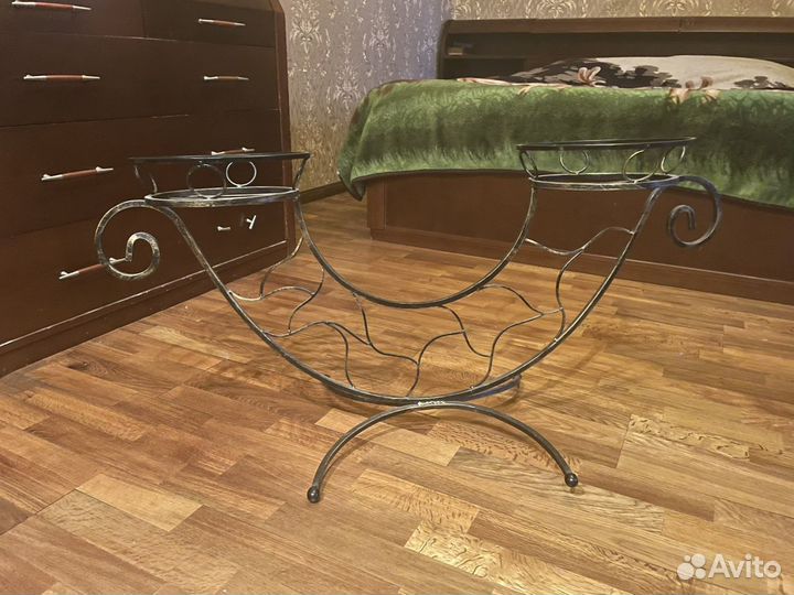 Подставка для цветочных горшков