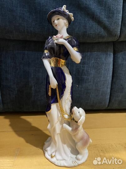 Статуэтка Дама