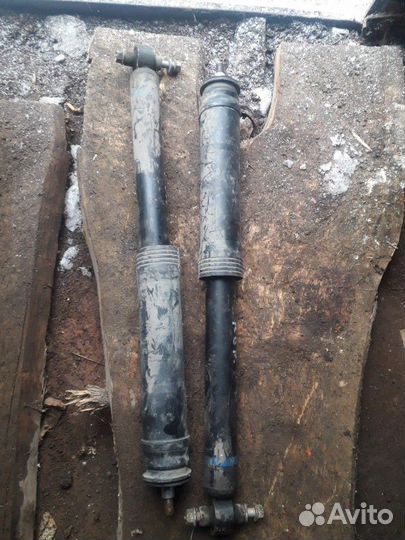 Амортизаторы задние Тойота Королла 150 кузов