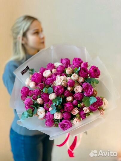 Букет с кустовыми розами