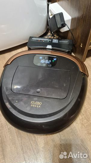 Два робота пылесоса iclebo omega и neato robotics