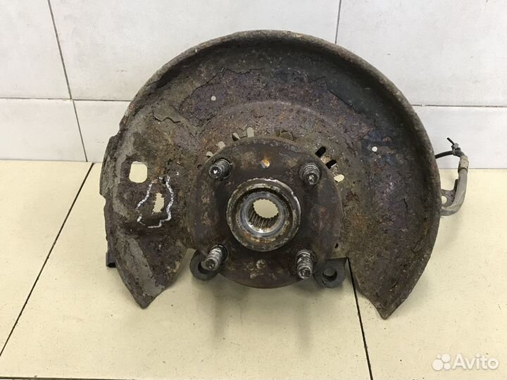 Кулак поворотный передний правый M2 (2010-1014)