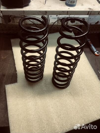 Продам задние прижины Б/у