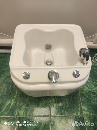 Ванна для педикюра с гидромассажем