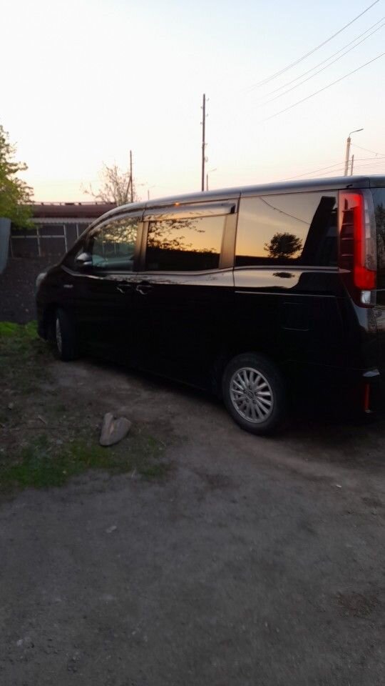 Toyota Noah: фото владельца
