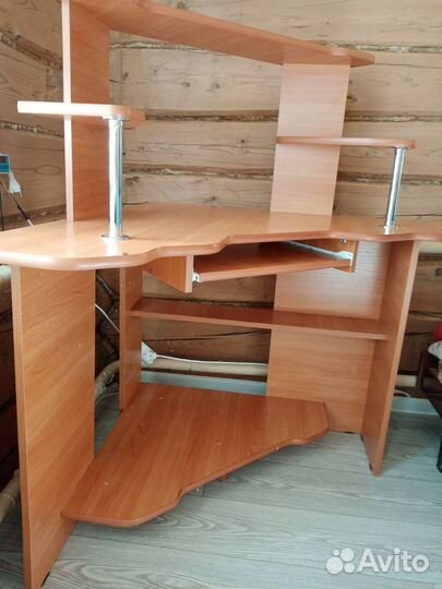 Компьютерный стол