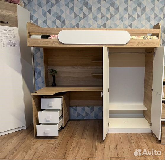 Кровать чердак со столом и шкафом Колледж-2