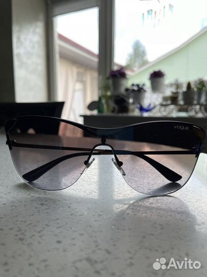 Солнцезащитные очки Vogue новые