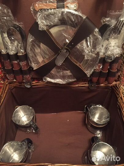 Корзина- холодильник для пикника