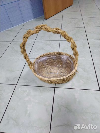 Корзина плетеная