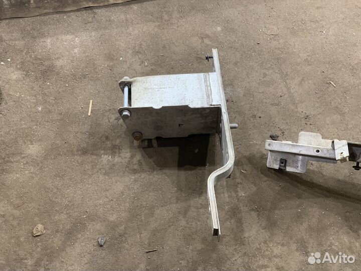 Кронштейн усилителя переднего бампера BMW X6 F16