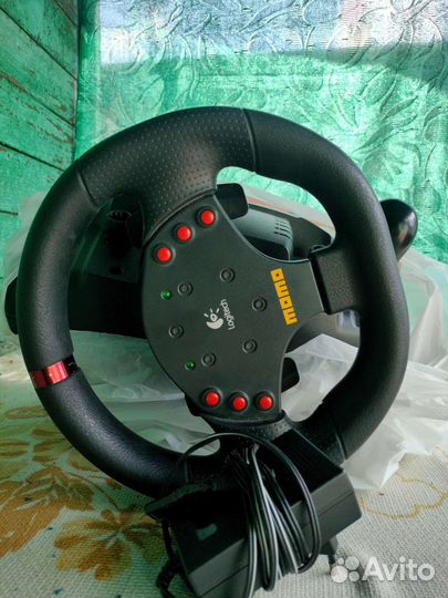 Logitech momo Racing