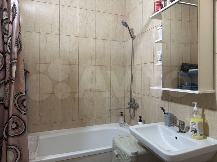 2-к. квартира, 65 м², 5/9 эт.