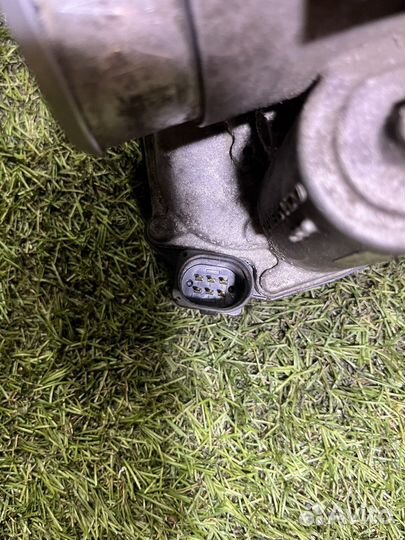 Дросельная заслонка 06F 133 062 G